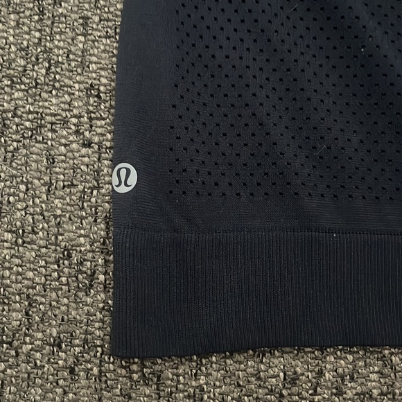Lululemon Breeze By Muscle Tank II - Picture 10 of 10